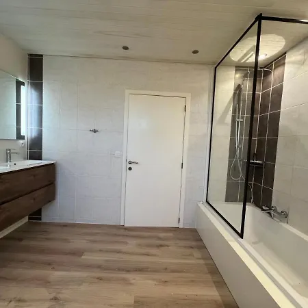 Ruim App. Met Grote Garage Apartment Ieper Exterior photo