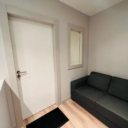 Ruim App. Met Grote Garage Apartment Ieper Exterior photo